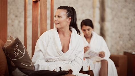 Elysia Wellness Spa .